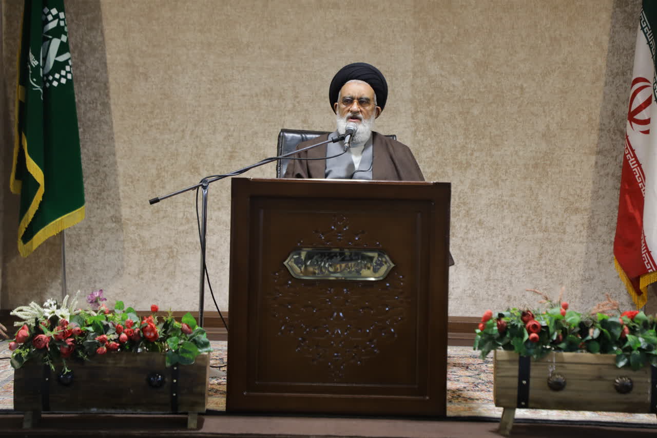 مرجعیت عامل وحدت و دوستی ایران و عراق هستند مرجعیت عامل وحدت و دوستی ایران و عراق هستند