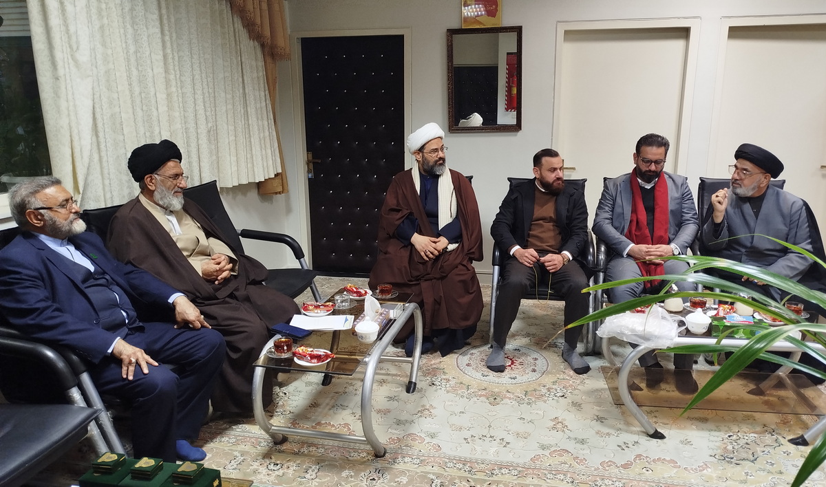 دیدار مشاور تولیت حرم مطهر بانوی کرامت با دست‌اندرکاران همایش سلمان فارسی در عراق