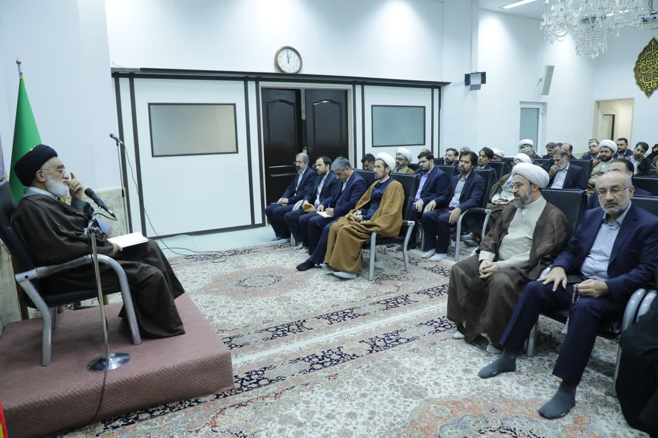 خدمت به مردم باید با حفظ کرامتشان باشد خدمت به مردم باید با حفظ کرامتشان باشد