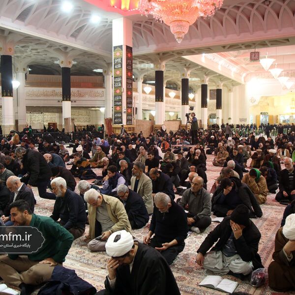 طنین زیارت جامعه کبیره در فضای معنوی حرم بانوی کرامت