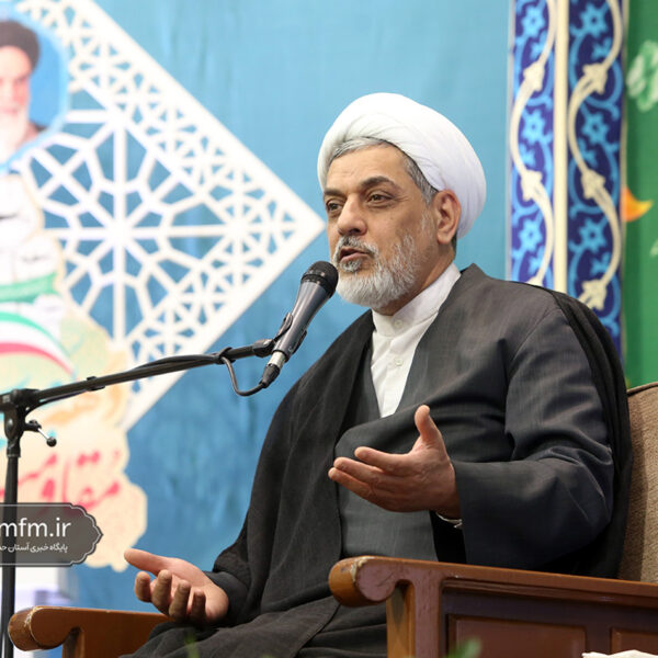 مؤمن از زیادی دشمن هراسی ندارد