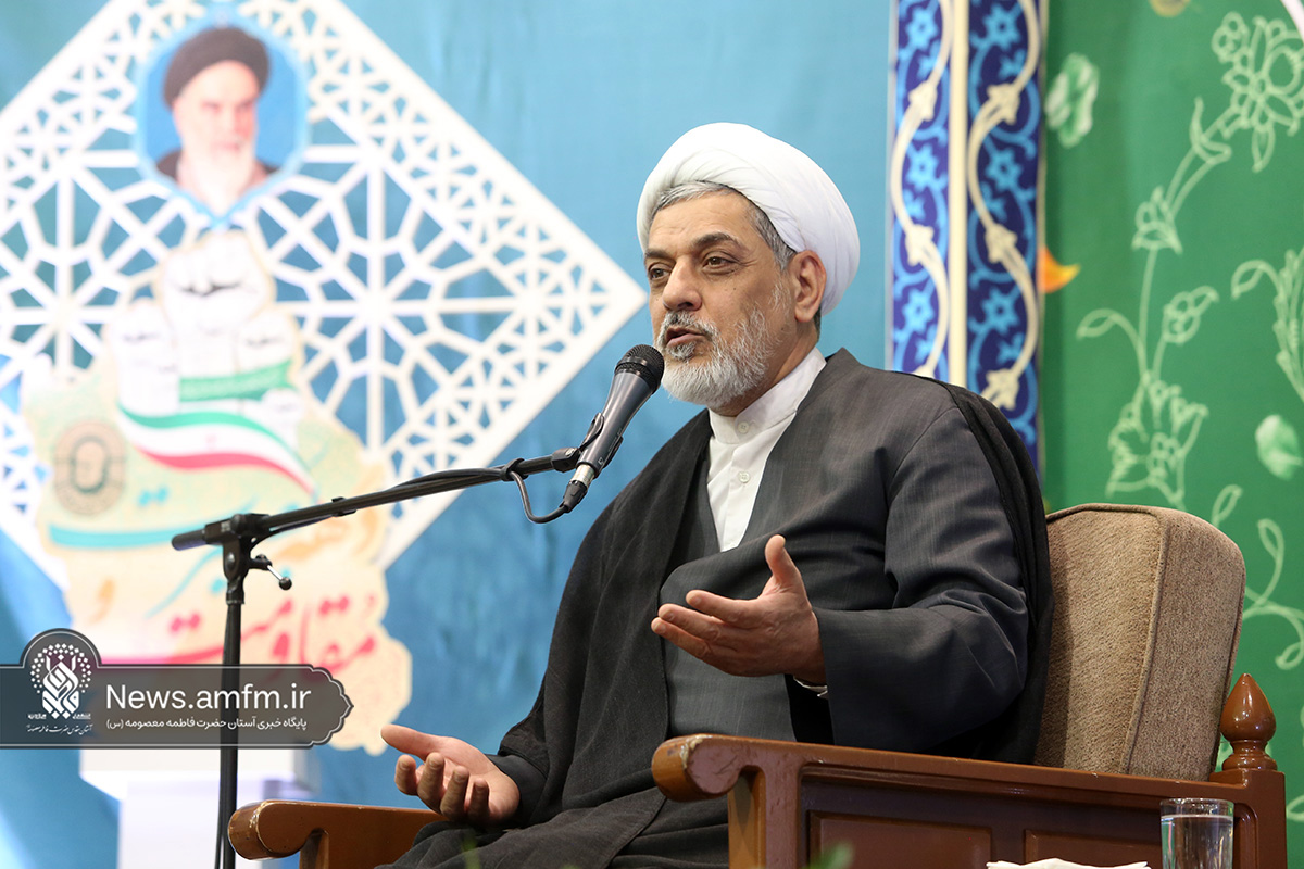 مؤمن از زیادی دشمن هراسی ندارد