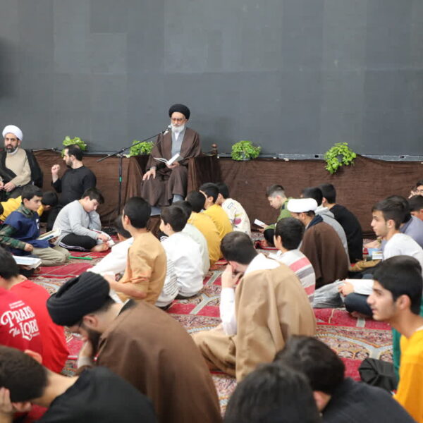 اعتکاف نوجوانان جلوه‌ای از برکات انقلاب اسلامی است