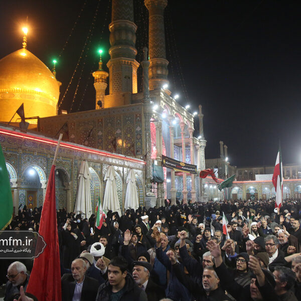 تجمع مردم همیشه در صحنه قم علیه اغتشاش گران در حرم مطهر