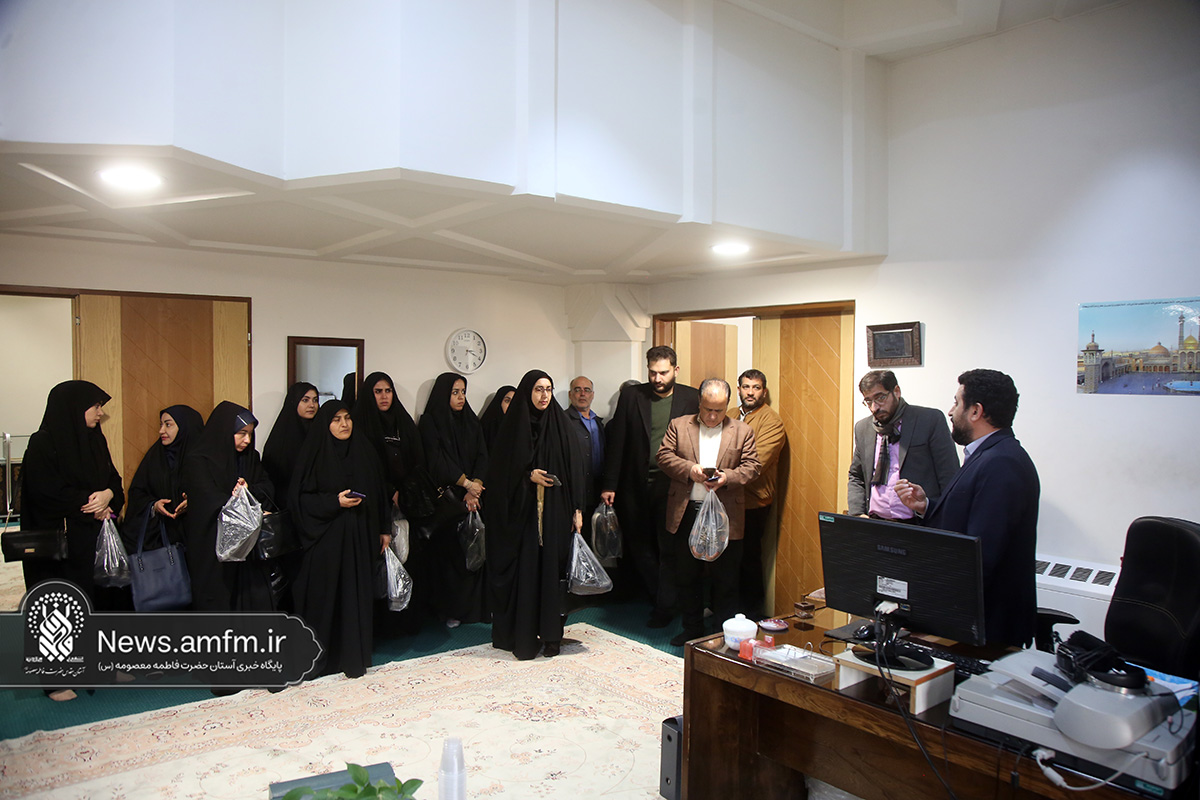 بازدید اصحاب رسانه قم از بخش‌های فرهنگی حرم بانوی کرامت