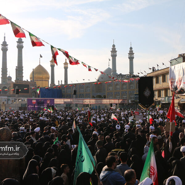 تجمع همبستگی ملی در حرم حضرت معصومه (س)