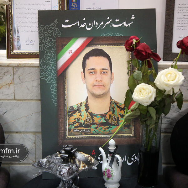 ادای احترام خادمان حرم بانوی کرامت به مقام شهید مدافع امنیت قم