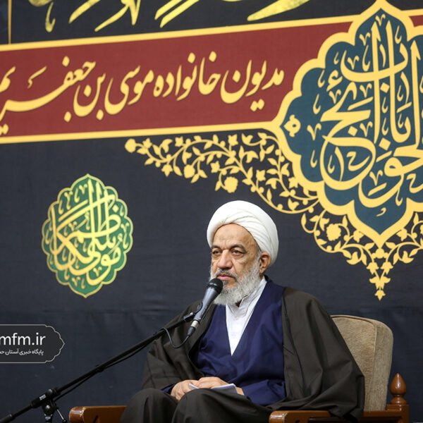 مشکلات کشور به دست خودمان حل می شود