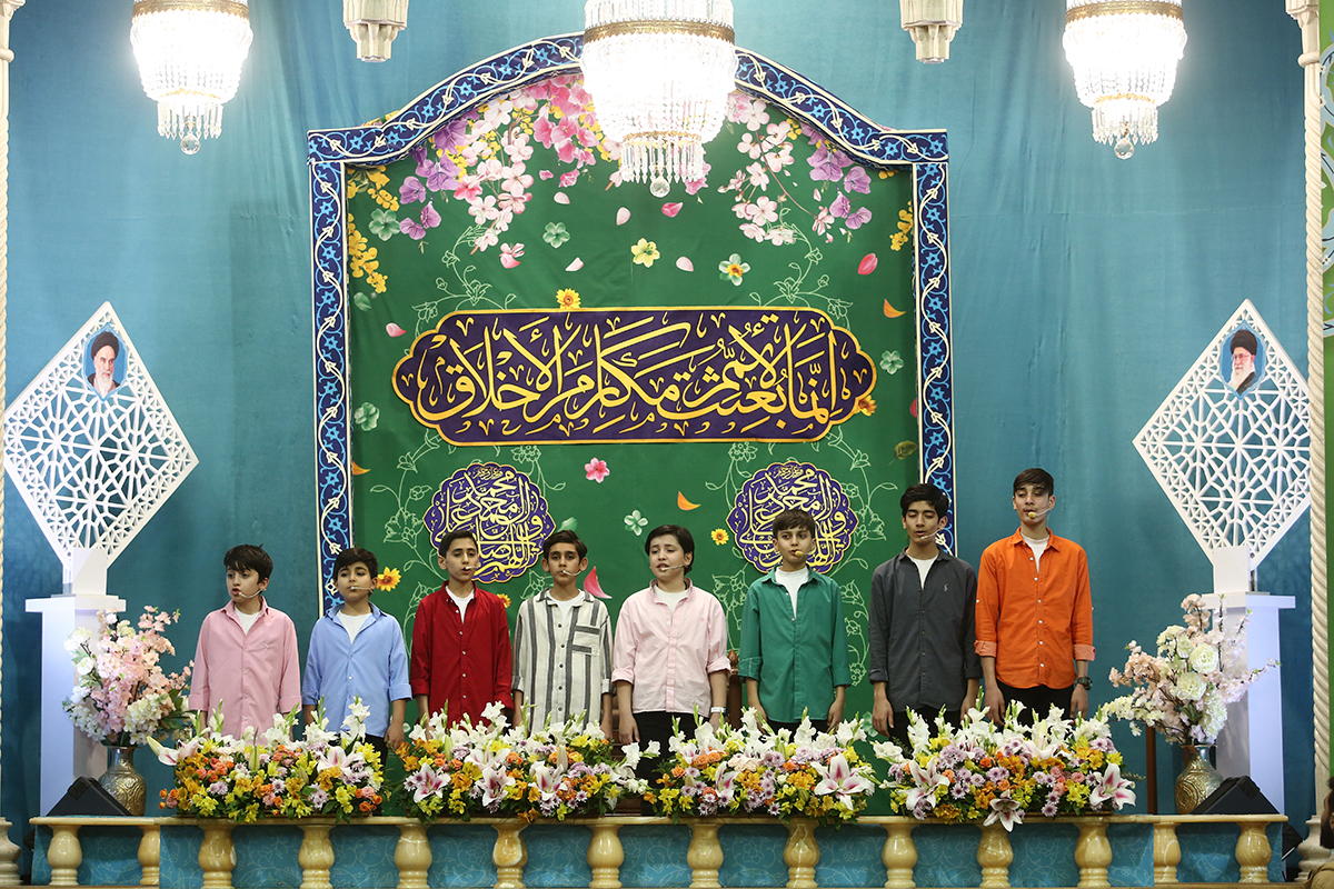 جشن شب عید سعید مبعث در حرم حضرت فاطمه معصومه(س)