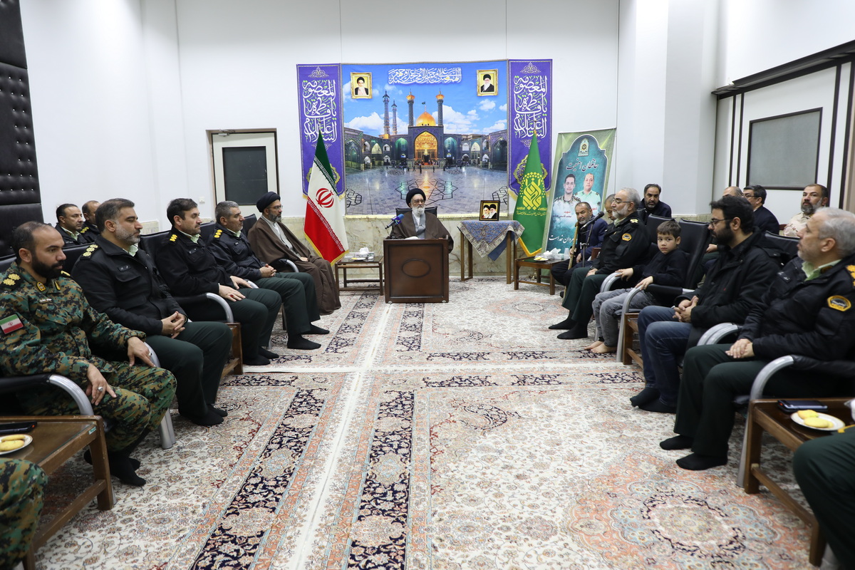 دفاع از نظام جمهوری اسلامی برخواسته از هدفی الهی است دفاع از نظام جمهوری اسلامی برخواسته از هدفی الهی است