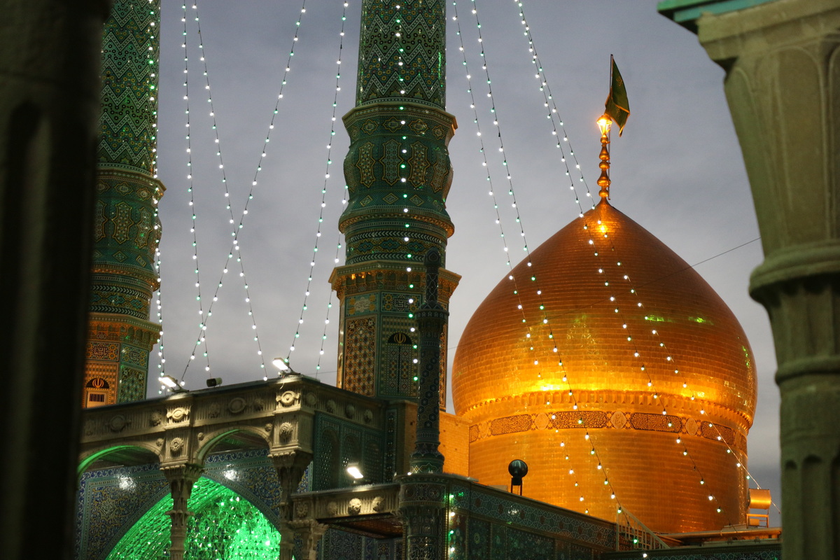 یک جمله به امام رضا(ع) در حرم خواهرشان حضرت فاطمه معصومه (س)