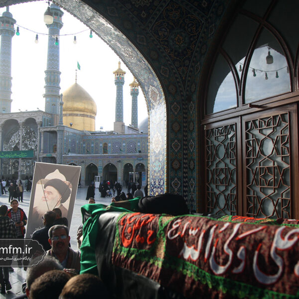 تشییع پیکر آیت‌الله سید هادی سیستانی در حرم مطهر حضرت فاطمه معصومه (س) + فیلم