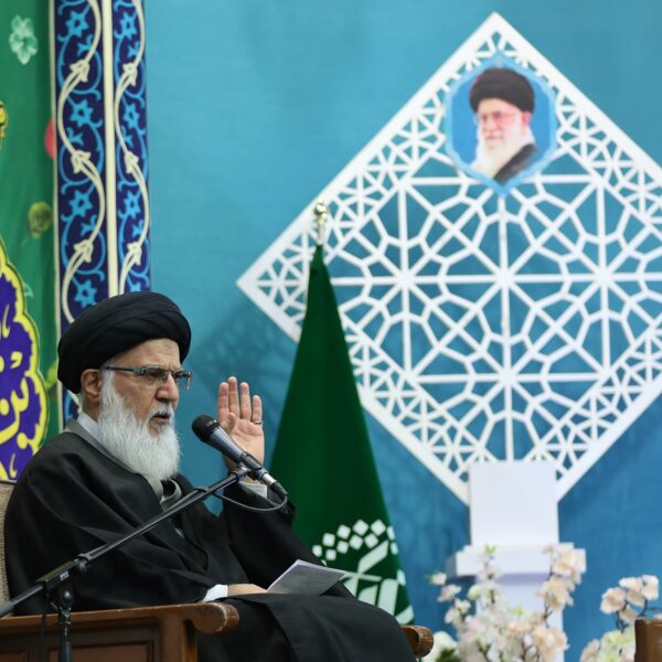 تفرقه در امت اسلامی علامت نفوذ دشمن است