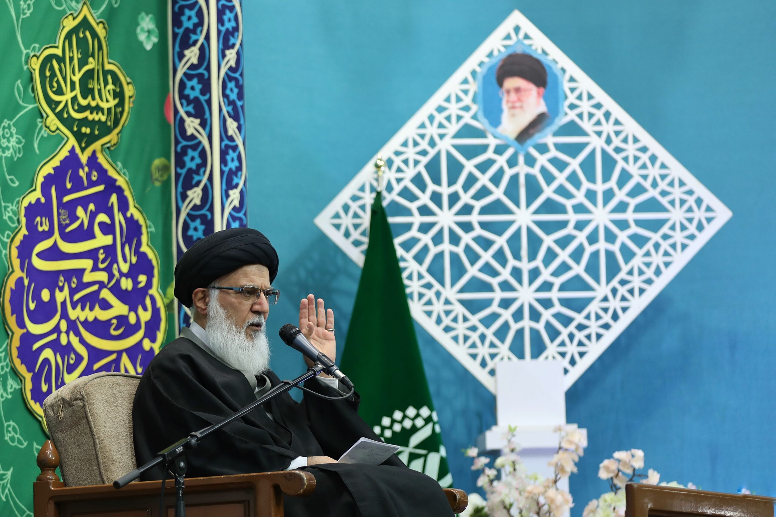 تفرقه در امت اسلامی علامت نفوذ دشمن است تفرقه در امت اسلامی علامت نفوذ دشمن است