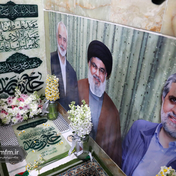 رونمایی از سنگ مزار شهید ایزدی در حرم مطهر بانوی کرامت