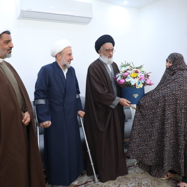 تقدیر تولیت حرم مطهر بانوی کرامت از جانبازان استان قم