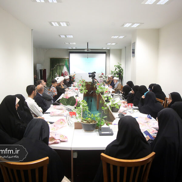 دفاع از پایان نامه دکتری در حرم بانوی کرامت