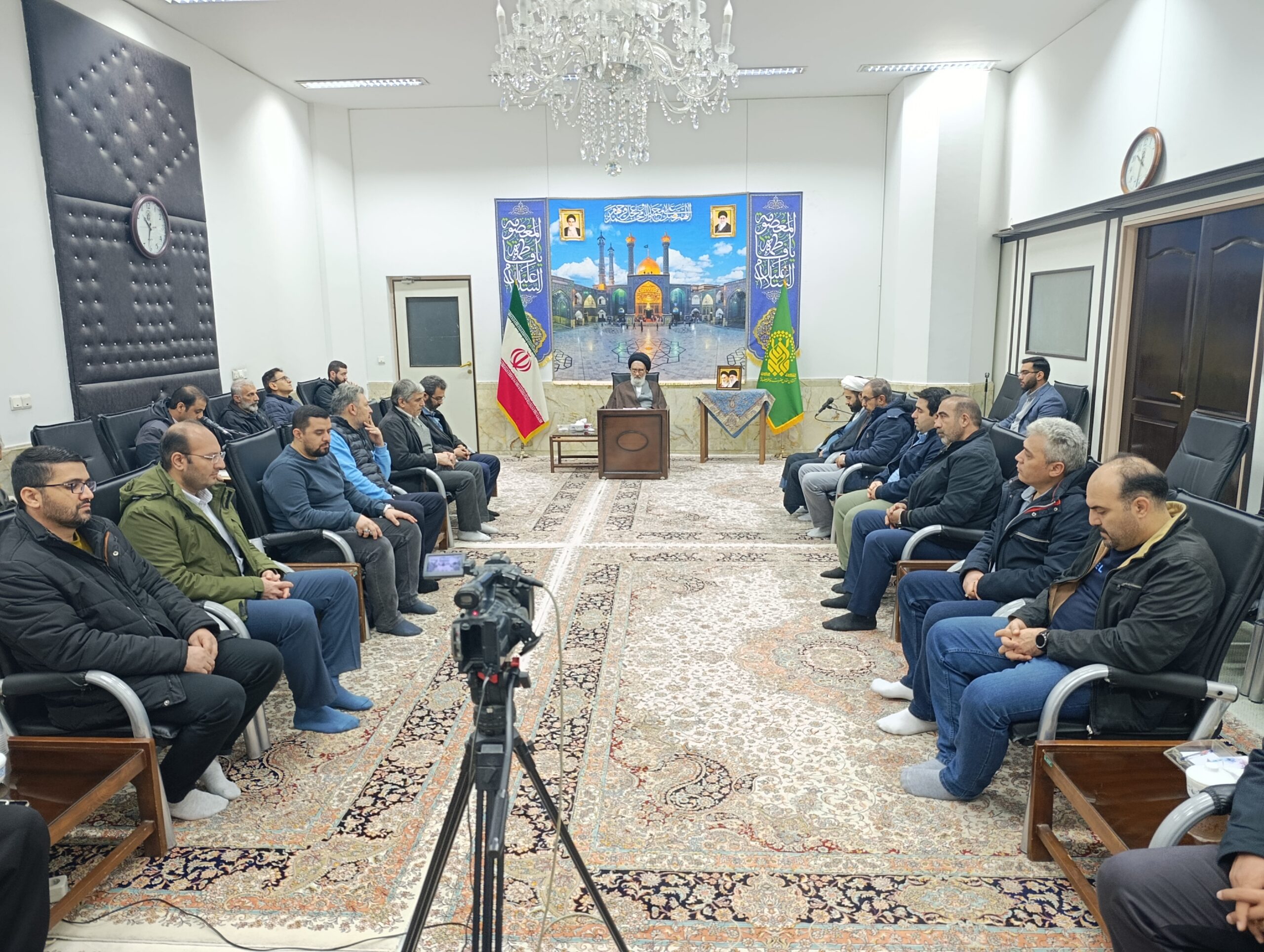 ملت ایران هرگز از تبعیت رهبر الهی خود دست نمی‌کشد