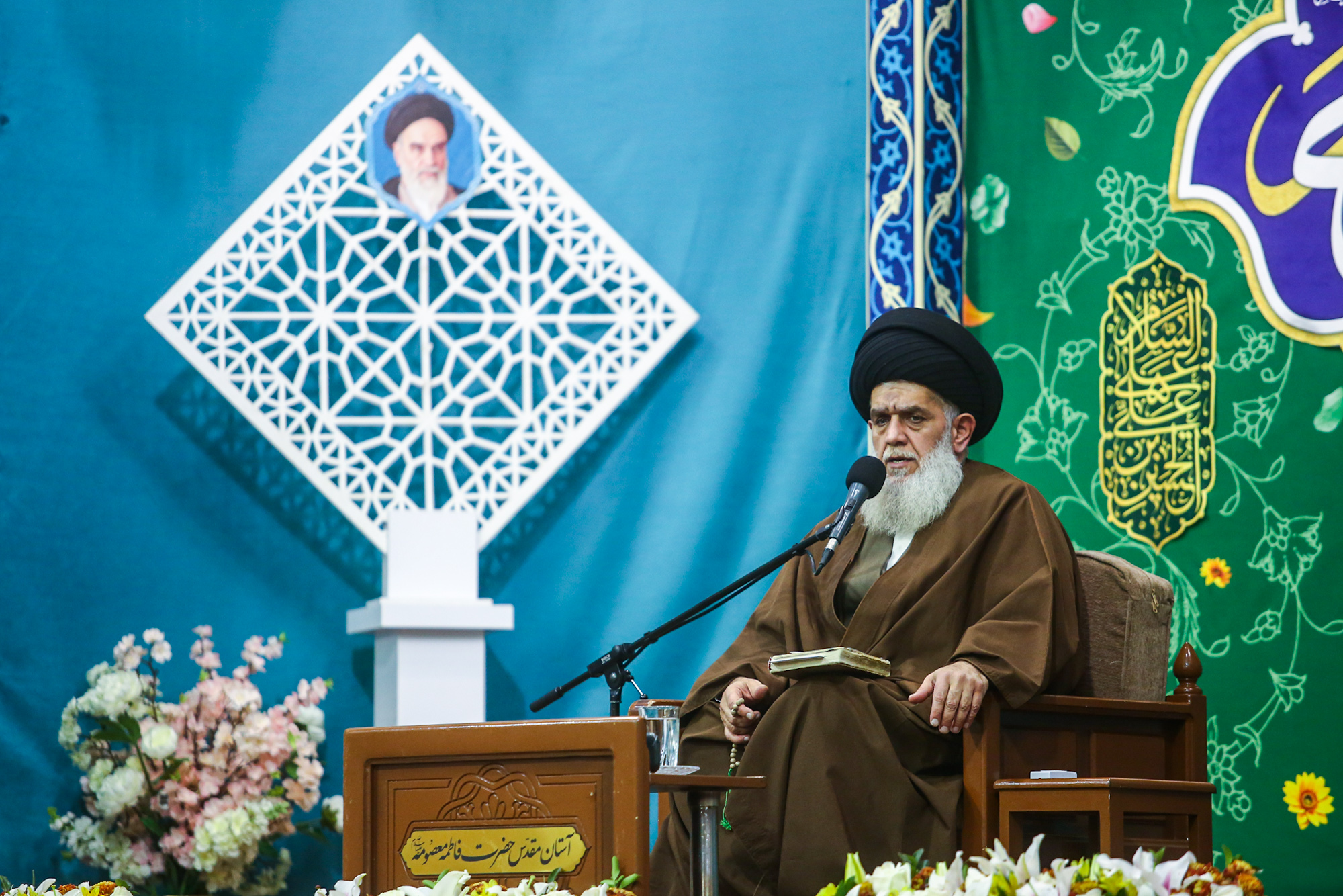 جوانان یار و یاور والدین خود باشند جوانان یار و یاور والدین خود باشند