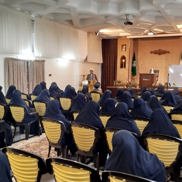 دوره تخصصی «خدمت تراز» ویژه خادمان خواهر حرم بانوی کرامت برگزار شد