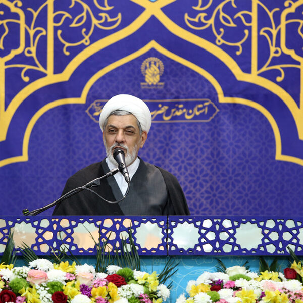 پدیده نفاق در جامعه بسیار خطرناک است
