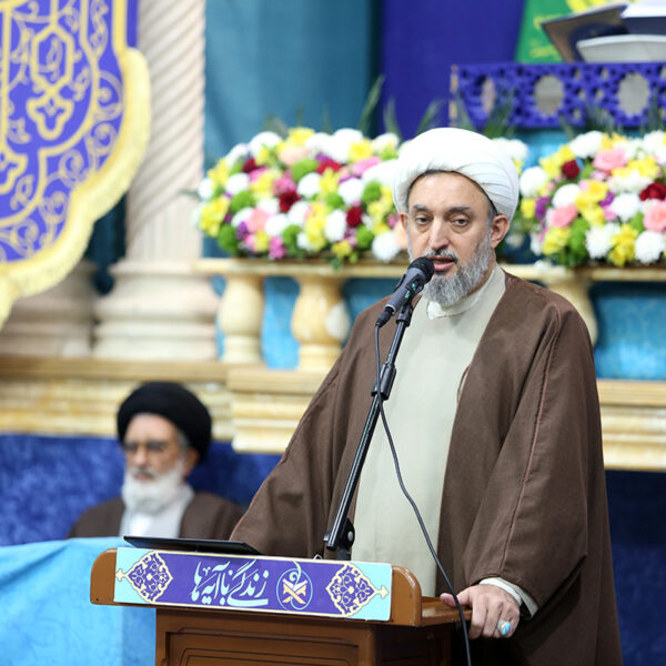 ترساندن از فقر حربه همیشگی شیطان برای تسلیم انسان است