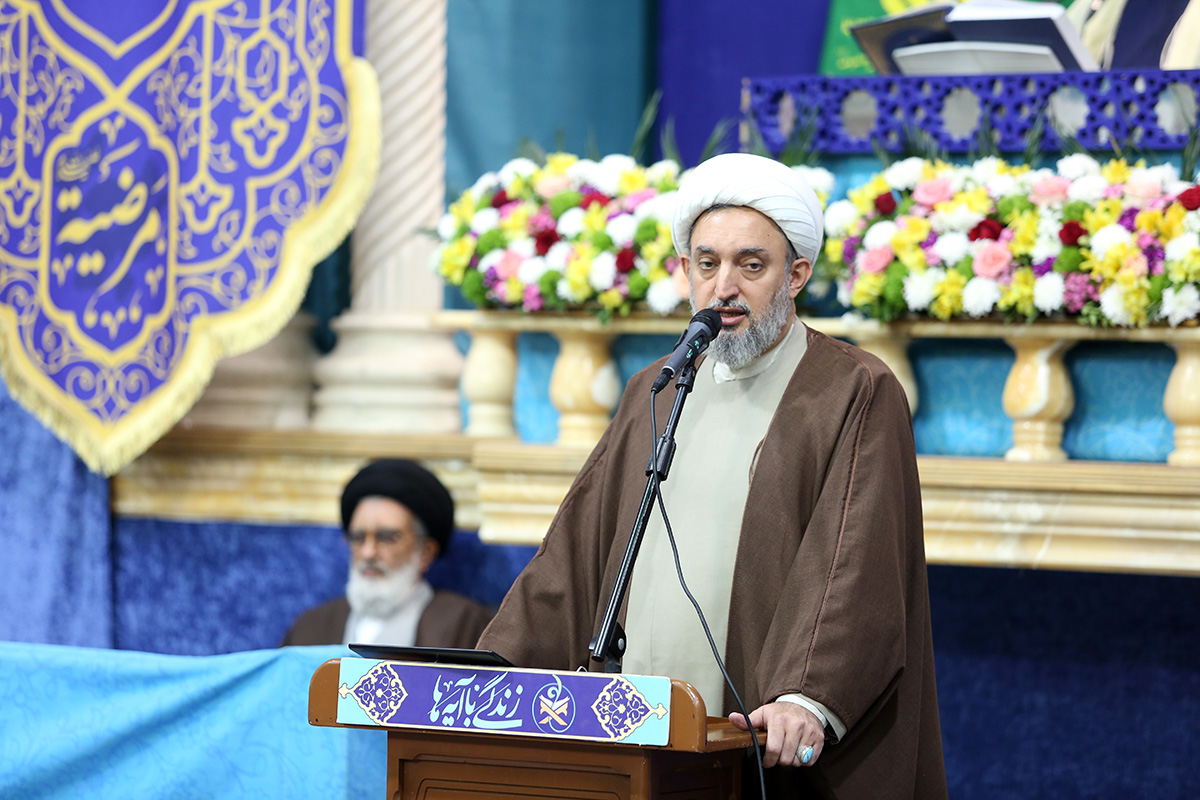 ترساندن از فقر حربه همیشگی شیطان برای تسلیم انسان است