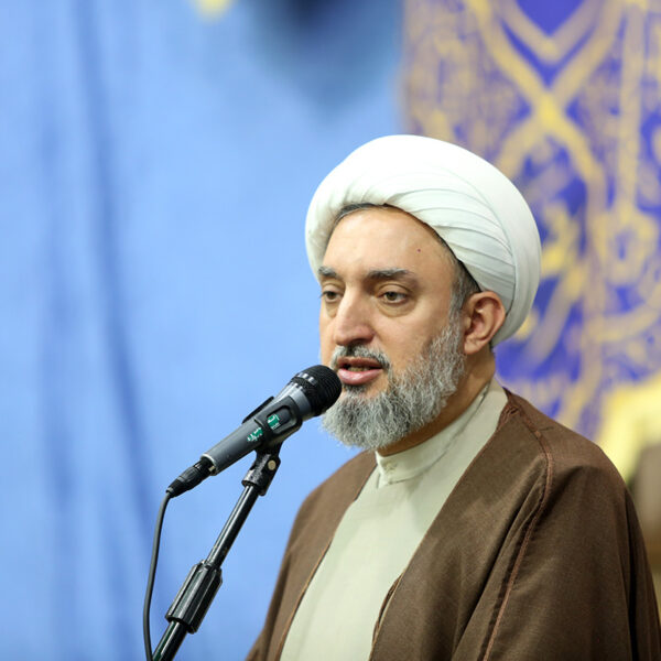 عزت امت اسلام در سایه جهاد و مبارزه حاصل می‌شود