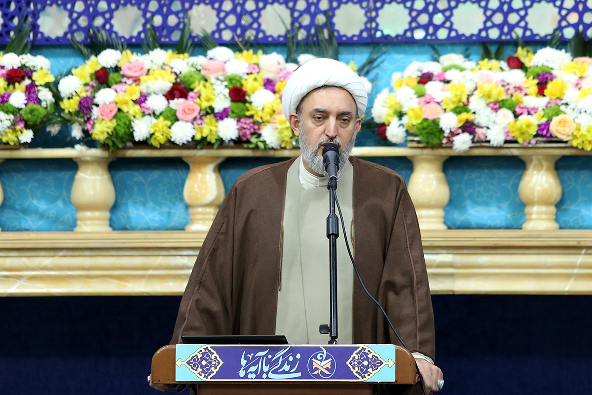 ایجاد دوقطبی و تفرقهافکنی راهبرد شیاطین برای تسلط بر مؤمنان است ایجاد دوقطبی و تفرقهافکنی راهبرد شیاطین برای تسلط بر مؤمنان است