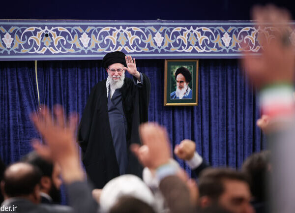 خامنه ای، خمینی دیگر است