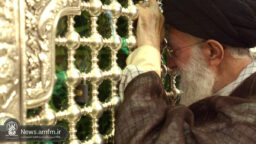 تصاویری از حضور و زیارت شهید آیت‌الله خامنه‌ای در حرم حضرت معصومه (س)