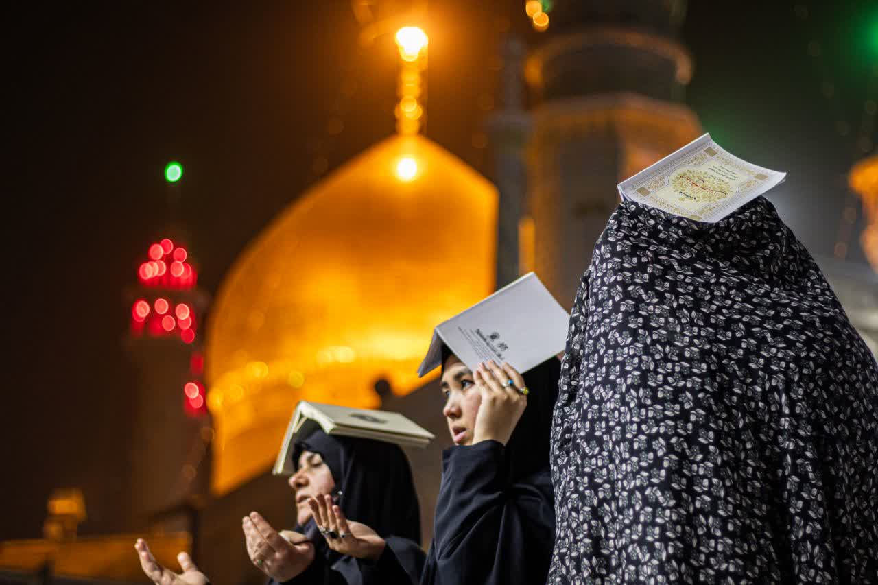 قاب‌های ماندگار مراسم احیای شب 21 رمضان در حرم حضرت معصومه(س)