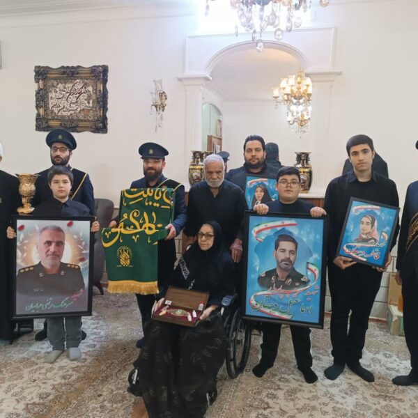 دیدار نوروزی خادمان حرم بانوی کرامت با خانواده شهدای جنگ تحمیلی رمضان