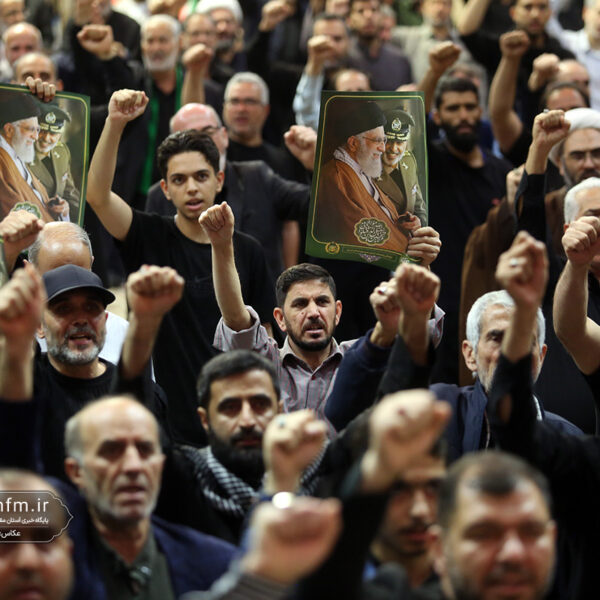 پیروز ۴۰ روز نبرد حق و باطل از نگاه زائران حرم بانوی کرامت