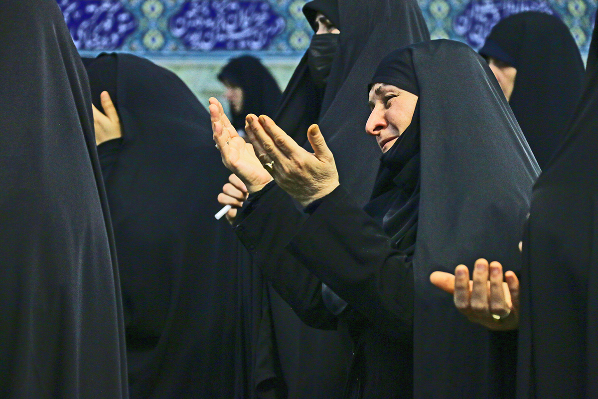 استغاثه خدام خواهر حرم بانوی کرامت به امامزمان(عج) استغاثه خدام خواهر حرم بانوی کرامت به امامزمان(عج)