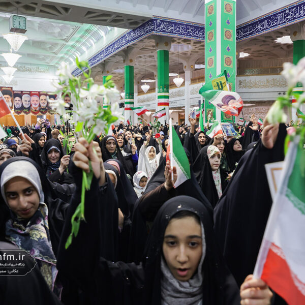 میزبانی حرم مطهر بانوی کرامت از ۷ هزار دختر در جشن «دختران ایران»