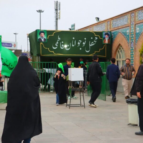 برپایی ایستگاه صلواتی نوجوانان فاطمی در دهه کرامت + تصاویر