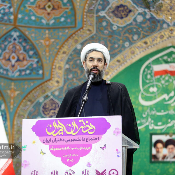 در مواجهه حق و باطل، دختران به‌اندازه رزمندگان نقش‌آفرین هستند