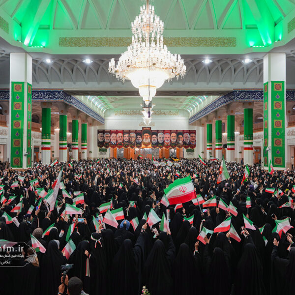 اجتماع پرشور «دختران ایران» با حضور دانشجویان سراسر کشور در حرم بانوی کرامت