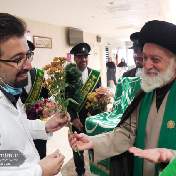 تکریم کادر درمانی بیمارستان شهدای قم توسط سفیران کریمه