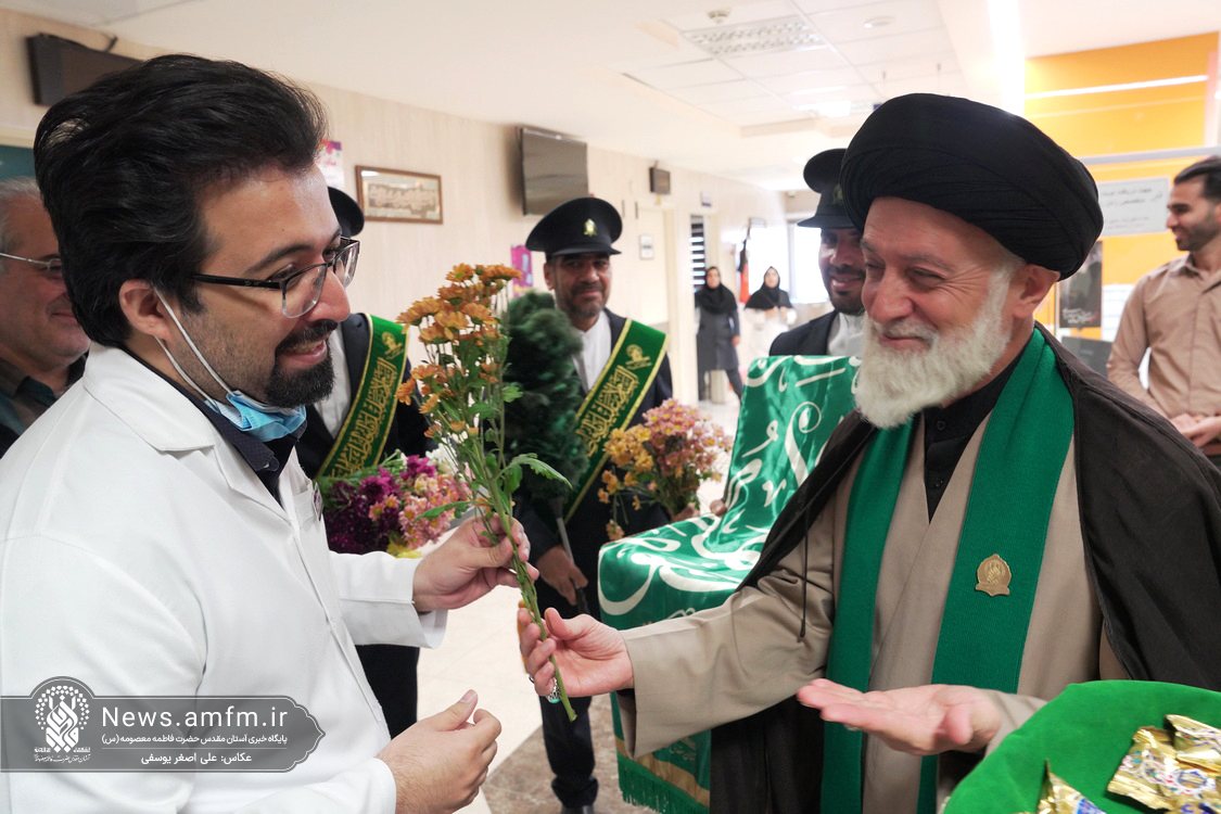 تکریم کادر درمانی بیمارستان شهدای قم توسط سفیران کریمه