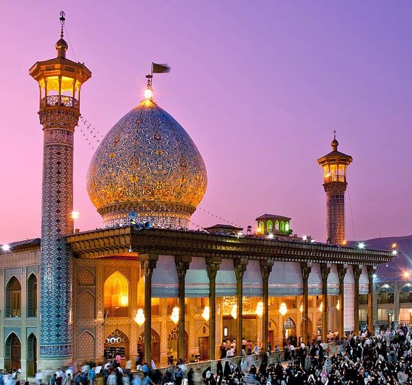 امامزادگان و بقاع متبرکه قطب‌های فرهنگی جوامع شیعی