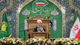 کرامت‌ انسان با ایثار حاصل می‌شود