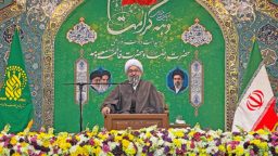 دشمن برای ازپادرآوردن یک ملت، کرامتش را هدف می‌گیرد