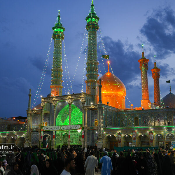 حال و هوای حرم خواهر در شب میلاد برادر