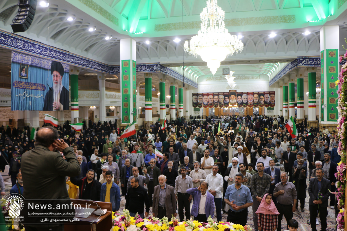 مراسم باشکوه شام میلاد امام رضا(ع) در حرم بانوی کرامت