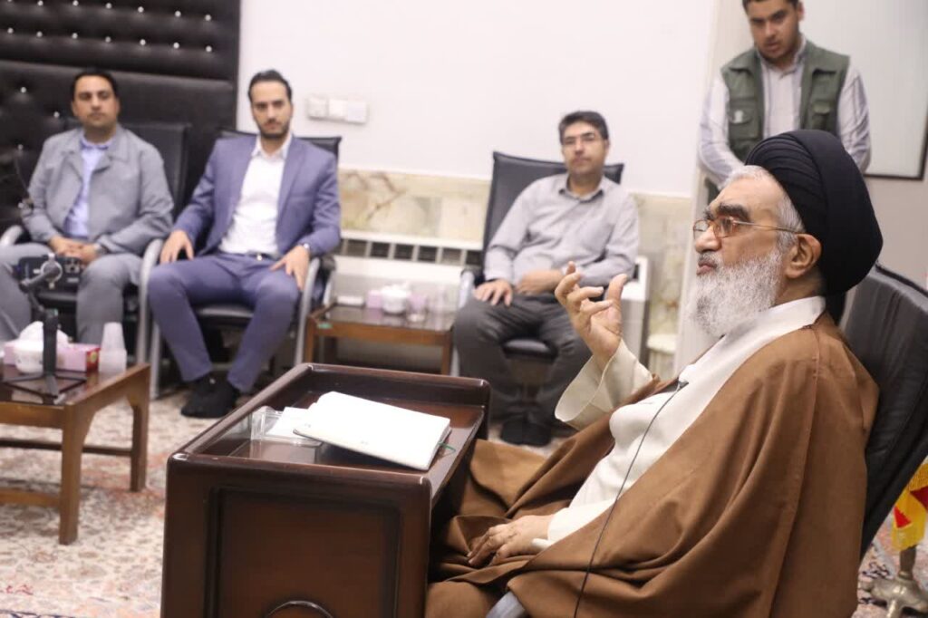 معلمان امروز در خط مقدم جنگ ارادهها و اندیشهها هستند