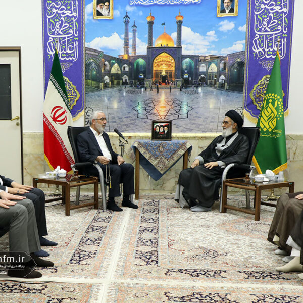 رفت‌وآمد مسئولان و علمای ایران و عراق توطئه دشمن را خنثی می‌کند