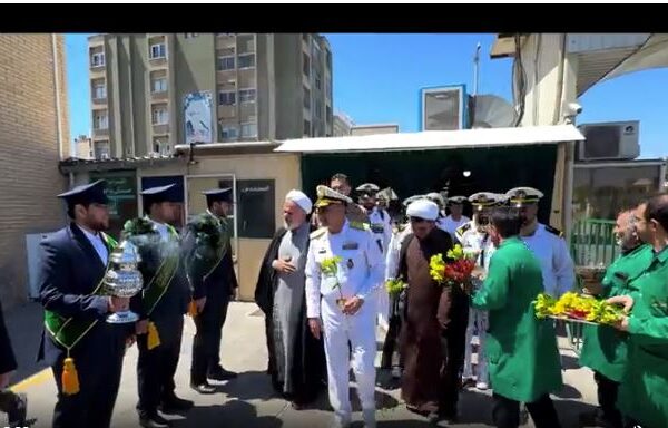 تشرف جانبازان و افسران ناو دنا به حریم کریمه(س)