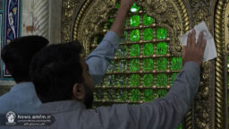 غبارروبی ضریح مطهر بانوی کرامت توسط جهادگران بسیجی